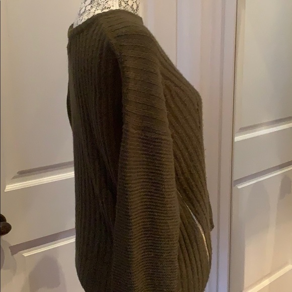 John + Jenn Green Sweater - Small - Picture 3 of 5